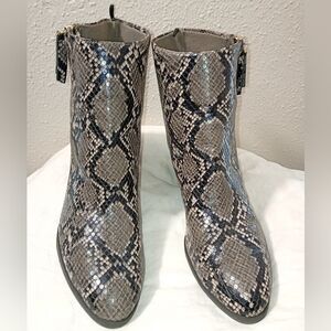 Women's Snakeskin Faux Ankle Boots Gray White White Almond Toe sz 8